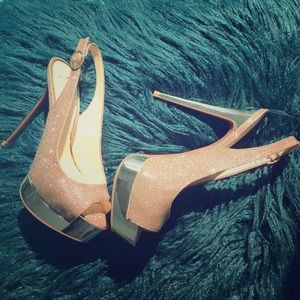 NWT Gold Jessica Simpson Platform Pumps 8.5